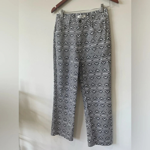 NWOT Another Girl|| Heart Printed straight leg jeansSize 4. Sold on Free people - Picture 2 of 7